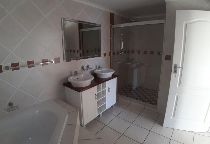 4 Bedroom Property for Sale in Blue Lagoon Western Cape